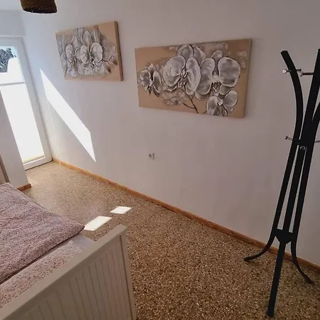 Nyaraló House *